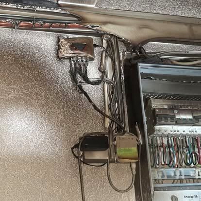 Coffret électrique ouvert lors d'une installation